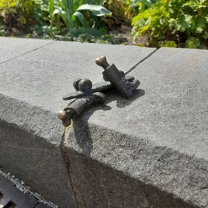 Sztálin szobor csizmái és egy gördeszka